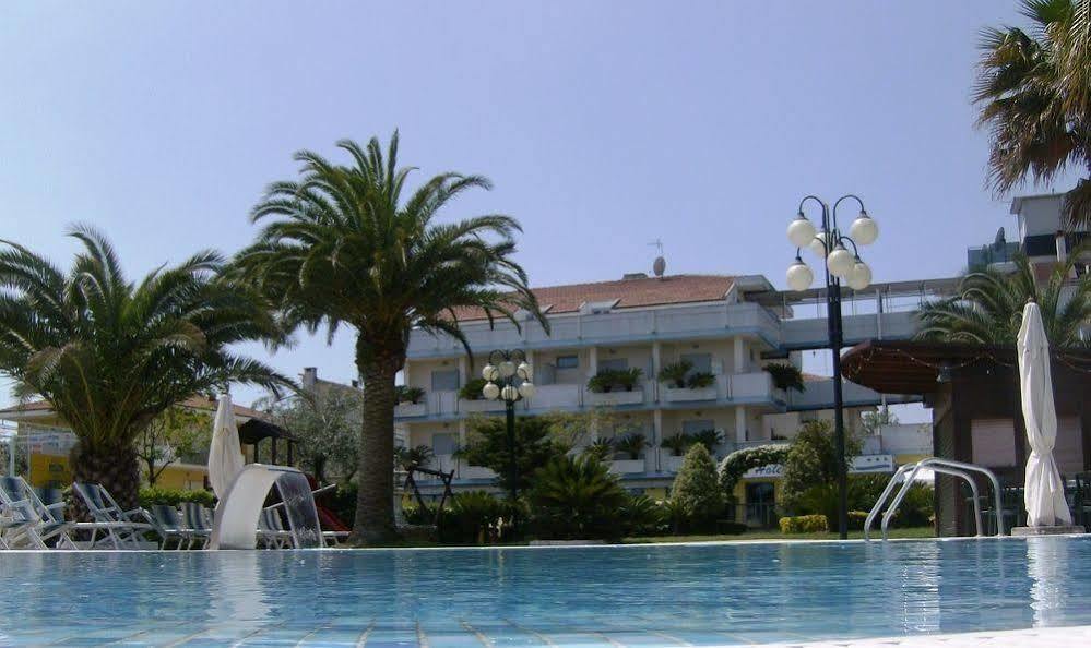 Hotel Marina Roseto Degli Abruzzi Dış mekan fotoğraf