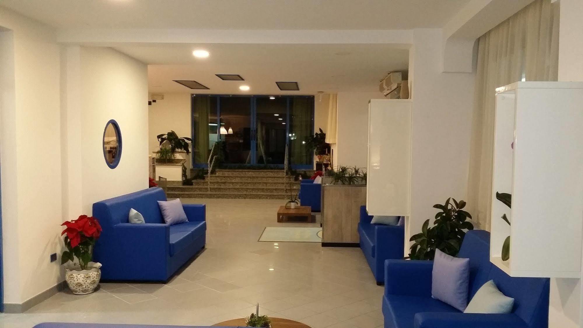 Hotel Marina Roseto Degli Abruzzi Dış mekan fotoğraf